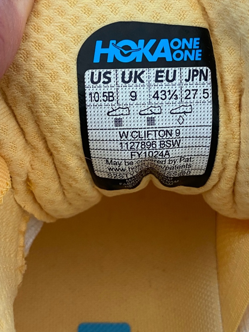 HOKA Clifton 9 Women’s 10.5 Blanc De Blanc/Swim Day - Picture 2 of 7